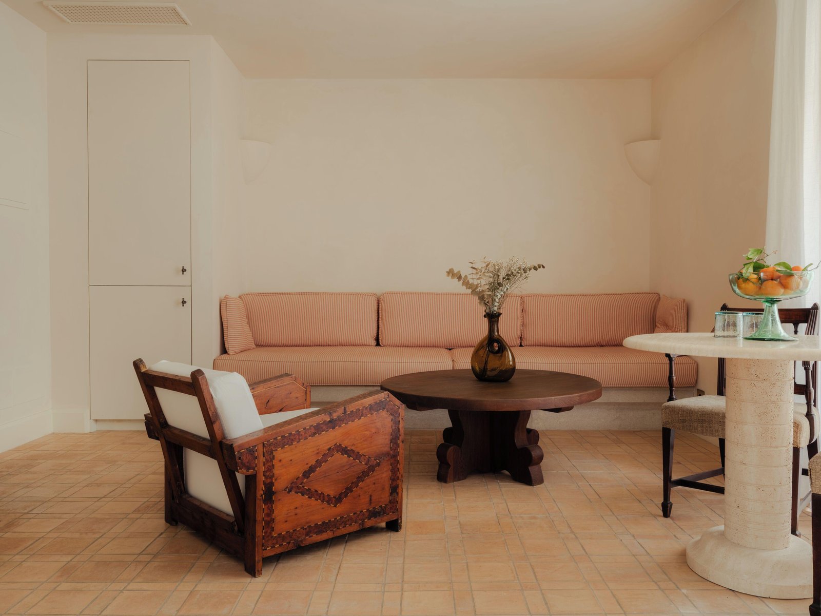 Portella, rooms