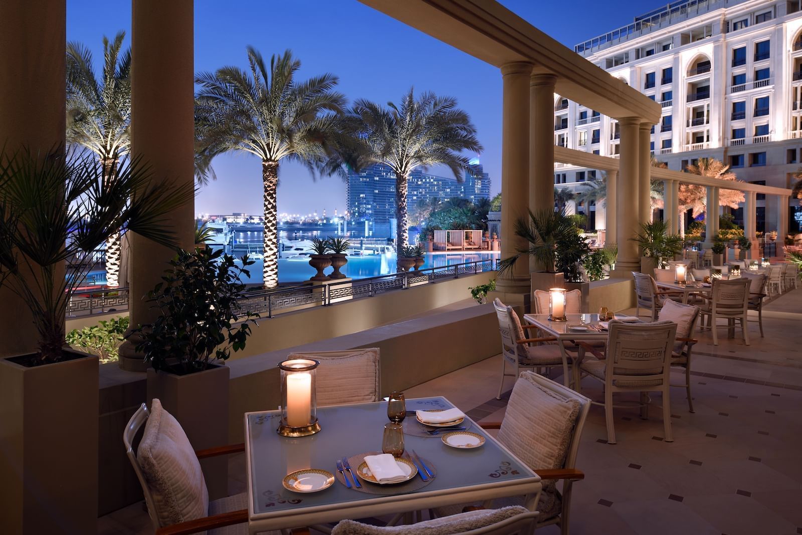 Palazzo Versace Dubai, at the table