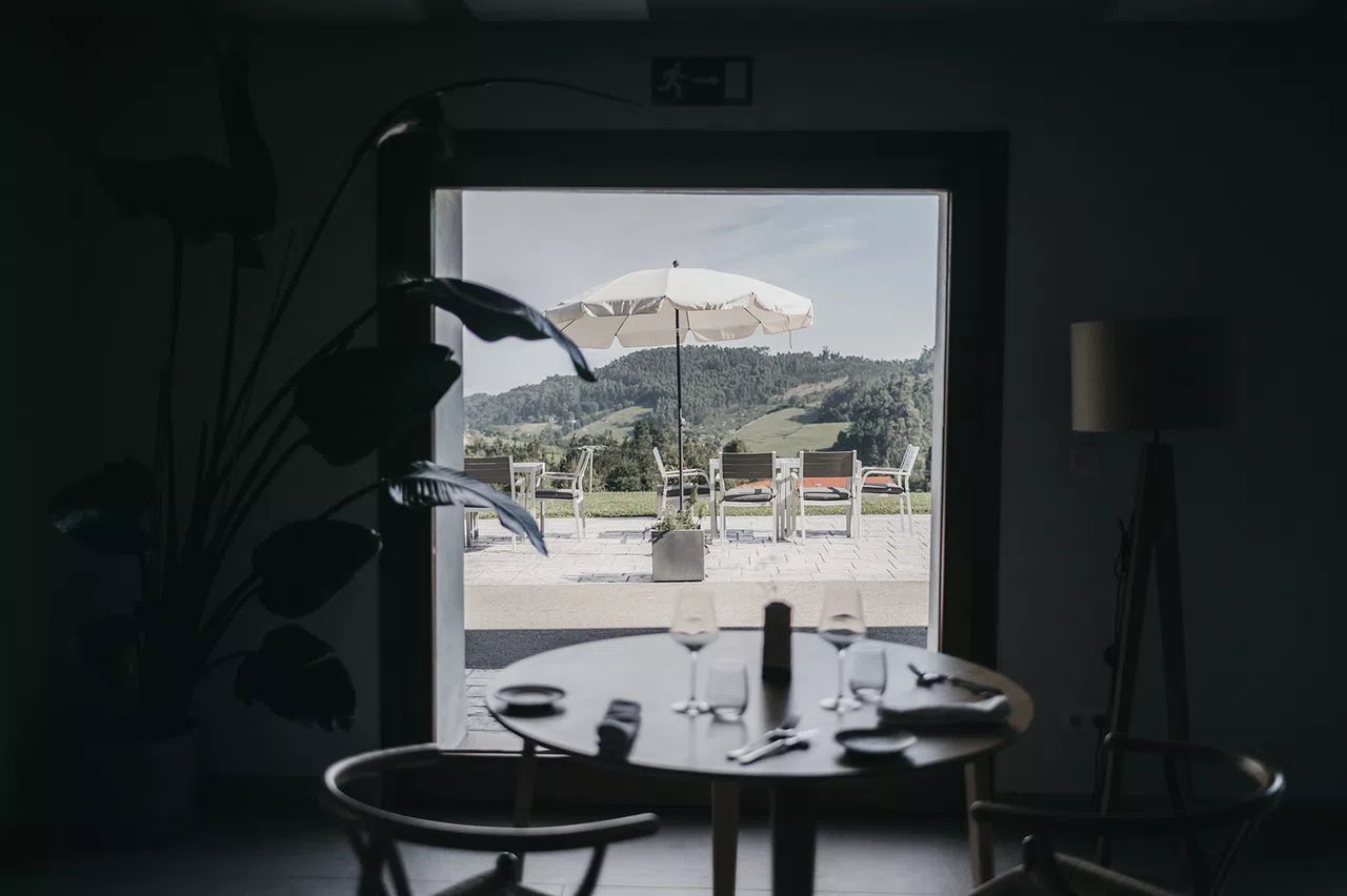 Hotel Nafarrola, at the table