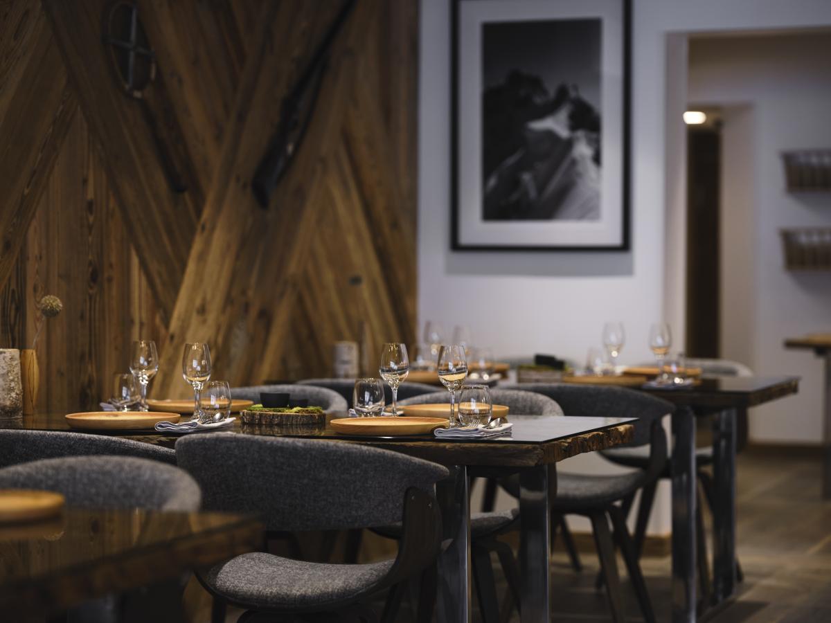 Hôtel et Restaurant La Maison Bleue, la table de yoann conte