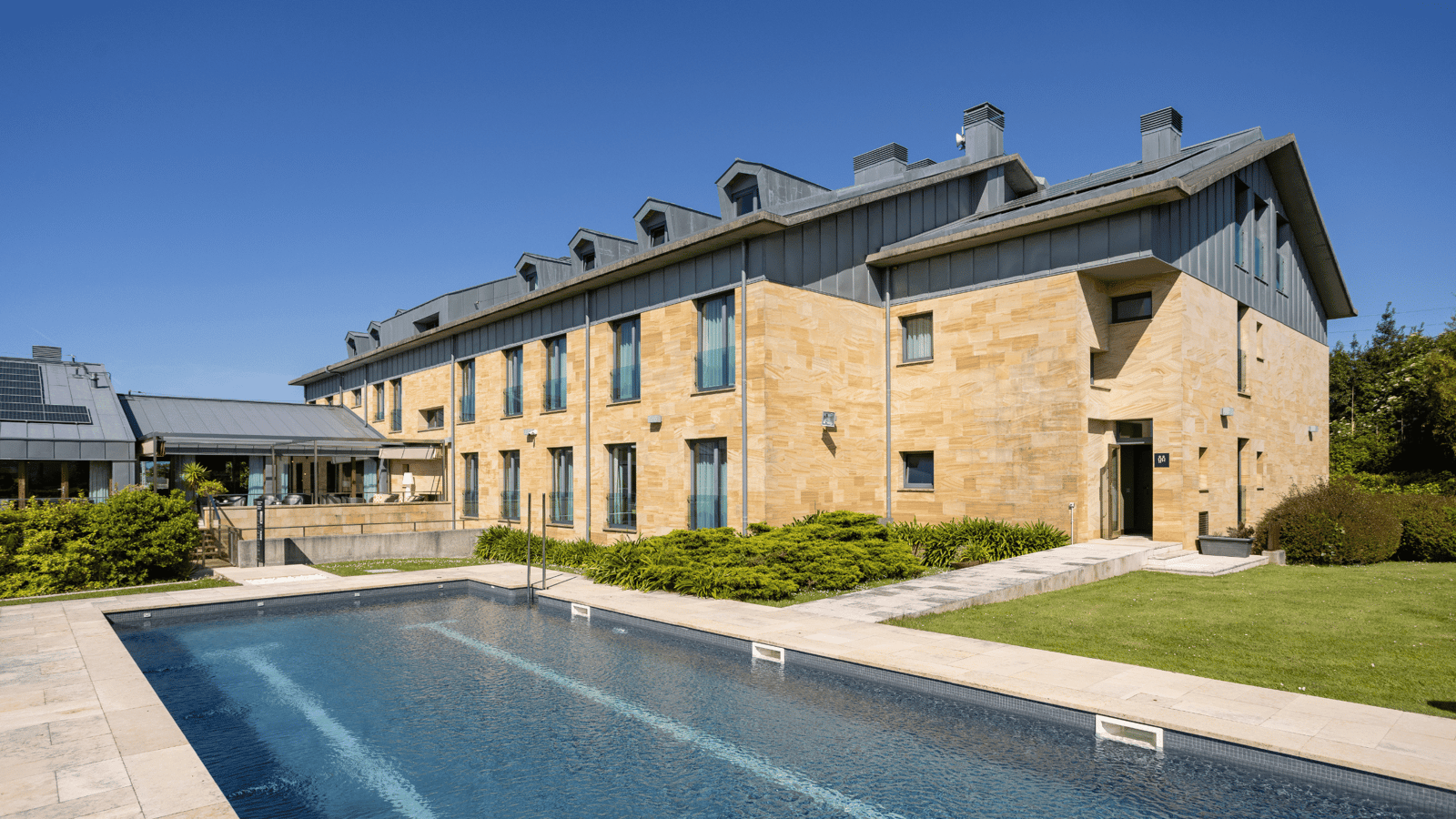 ARTIEM Asturias, the pool