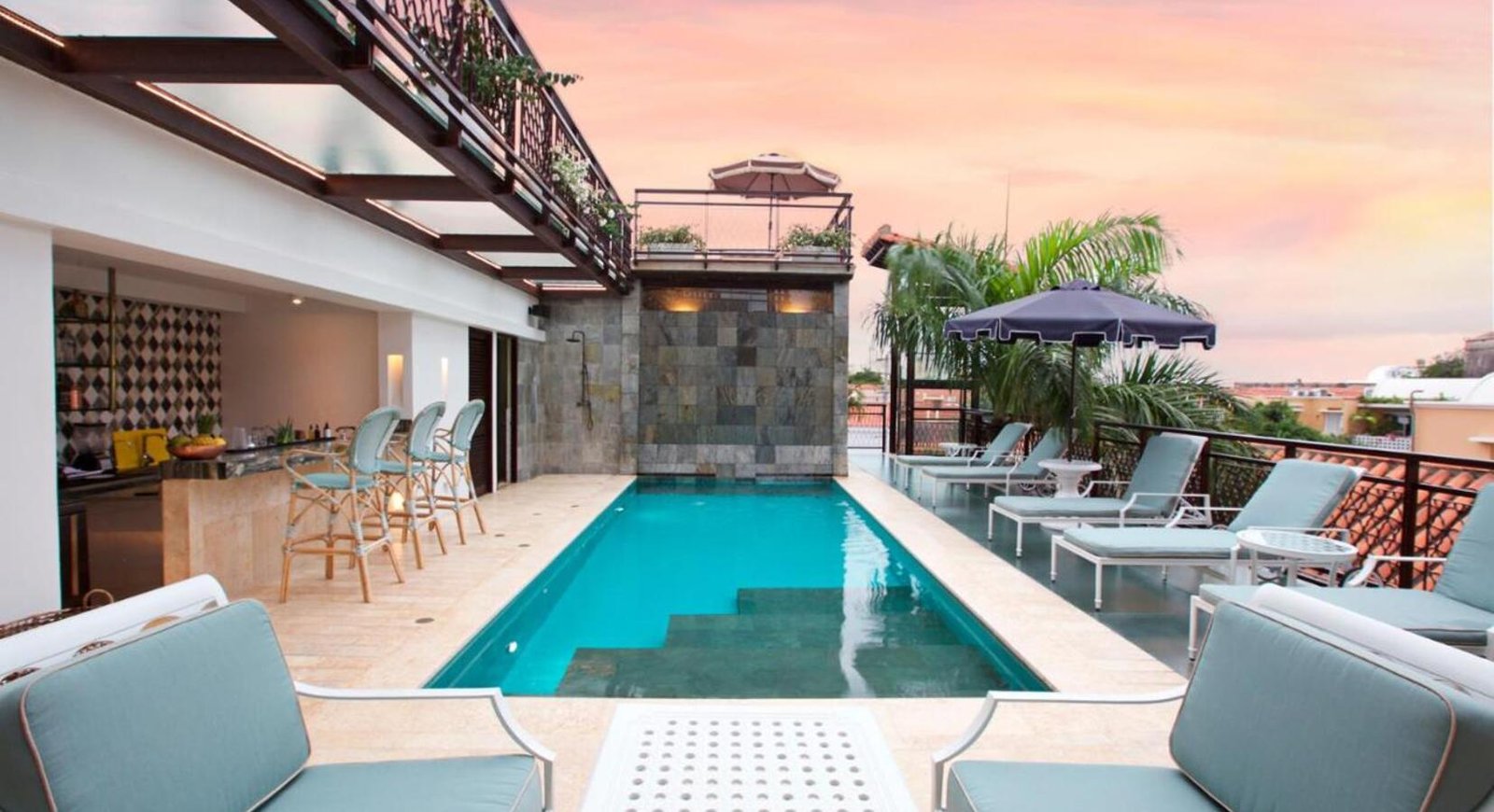 Hotel Capellan de Getsemani, the pool