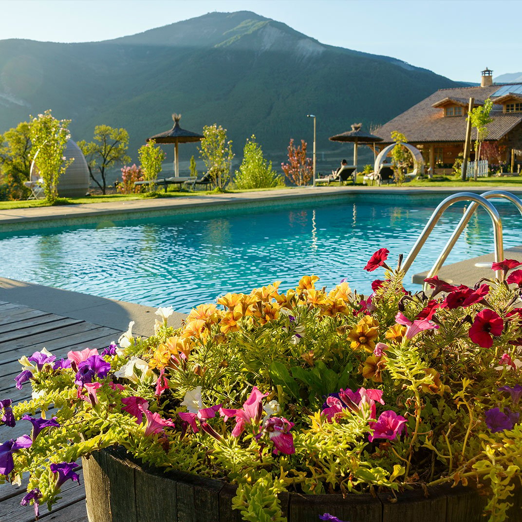 Hotel Viñas de Lárrede, the pool