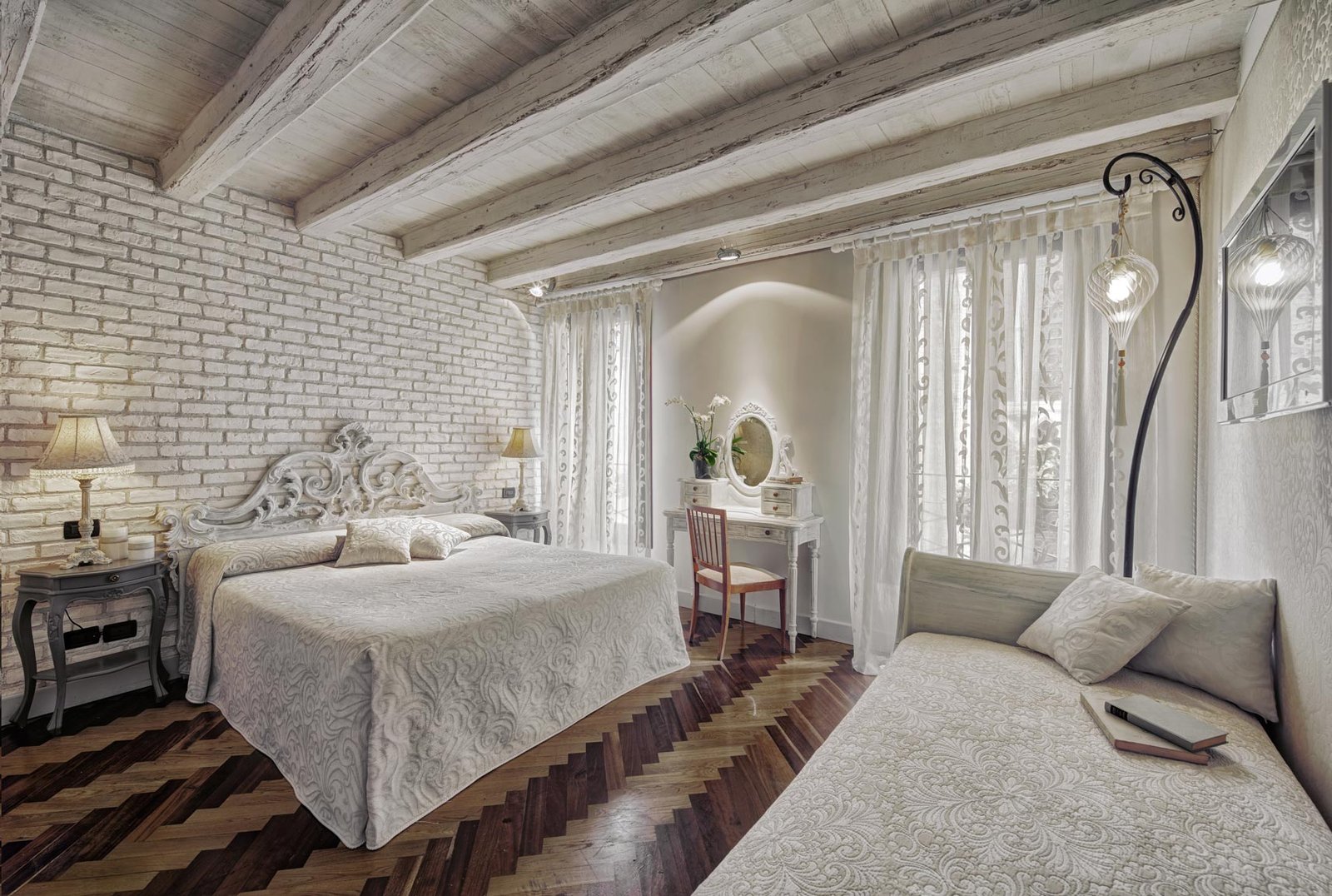 Bloom Boutique Design B&B, rooms