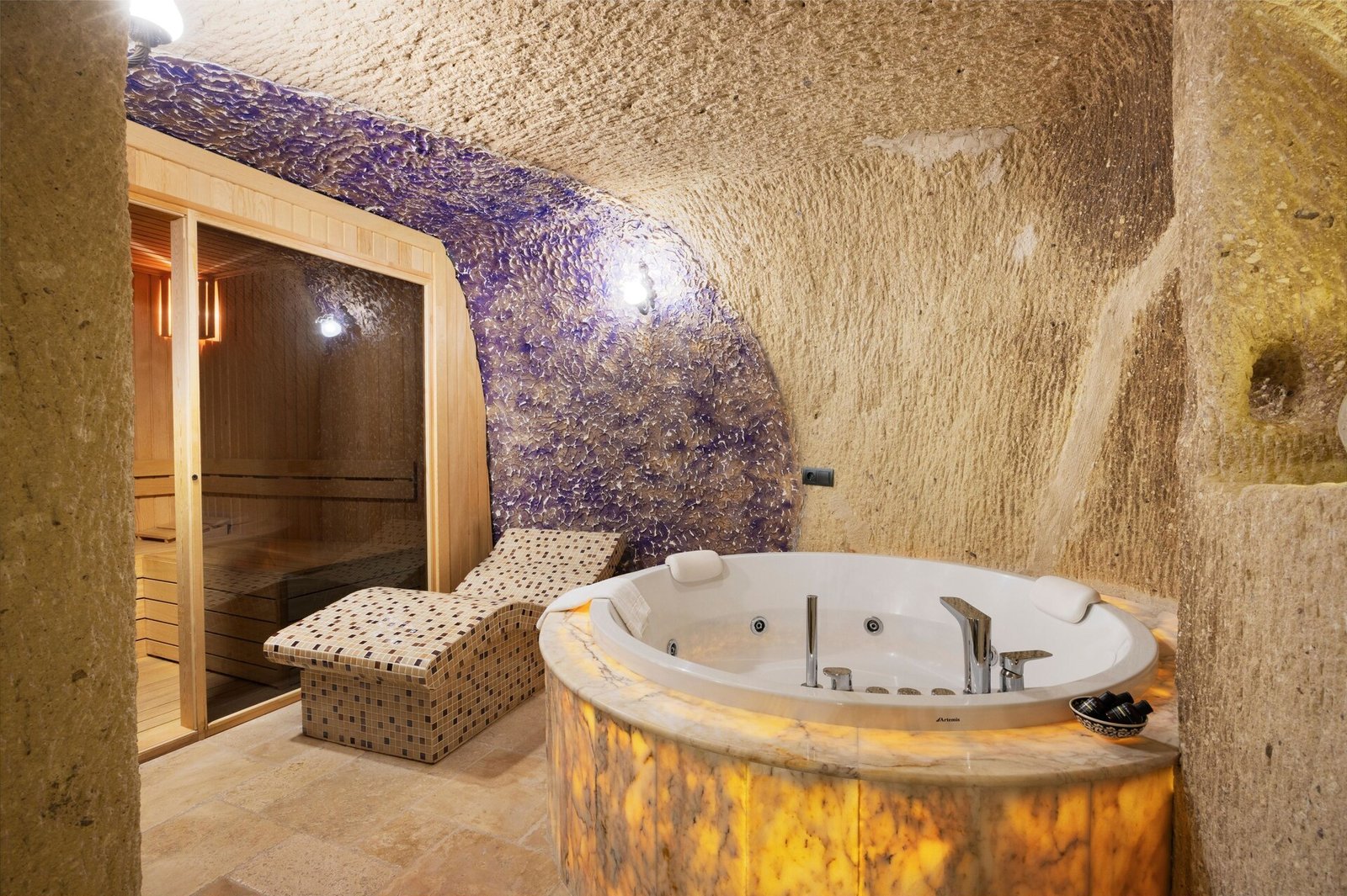 Tafoni Houses Cave Hotel, the spa
