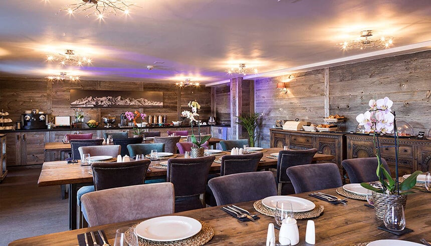 Le Farinet Verbier SA, at the table