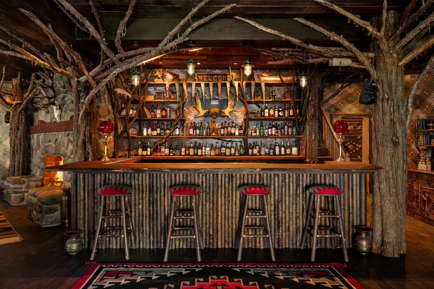 Urban Cowboy Lodge, the parlor bar