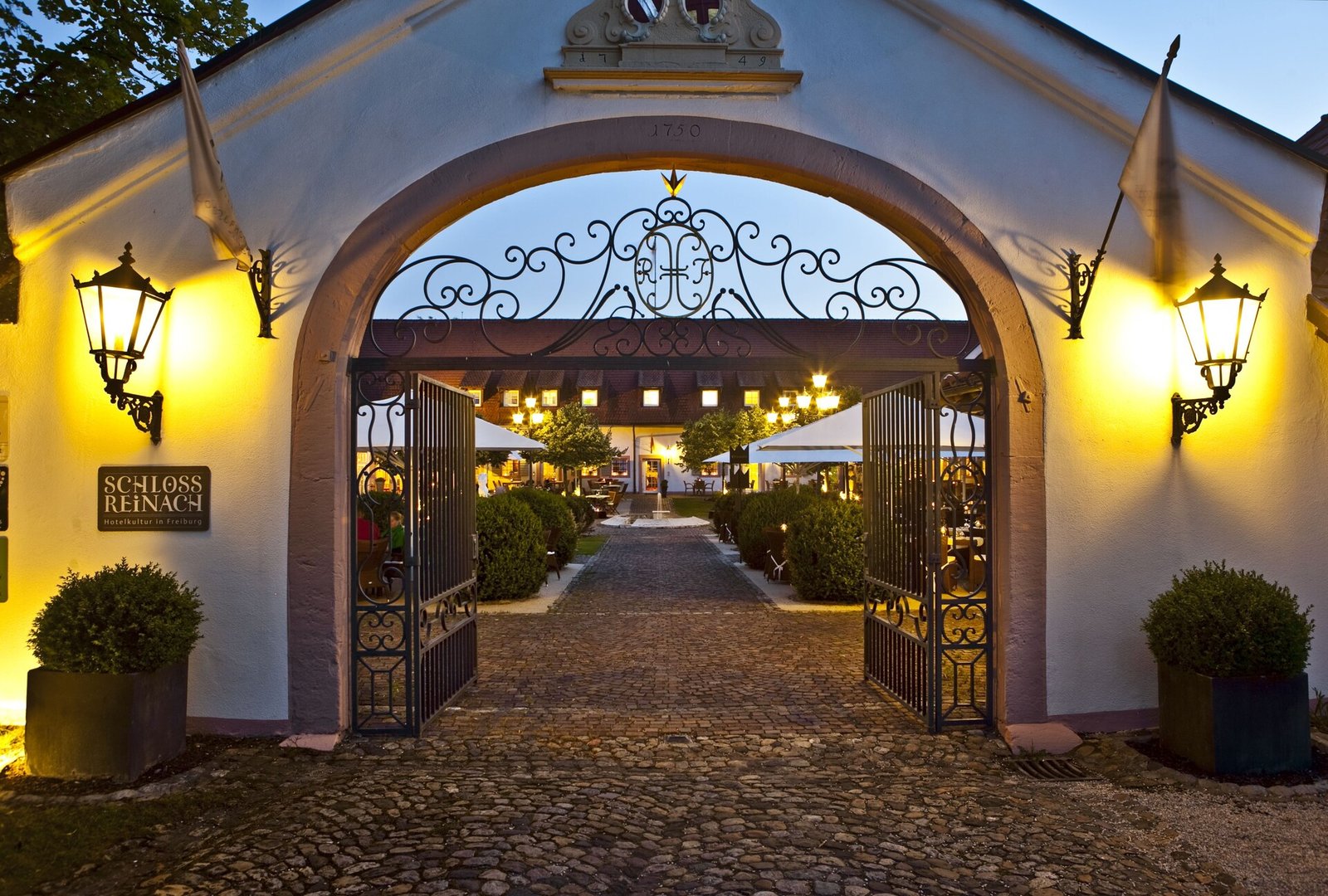 Schloss Reinach