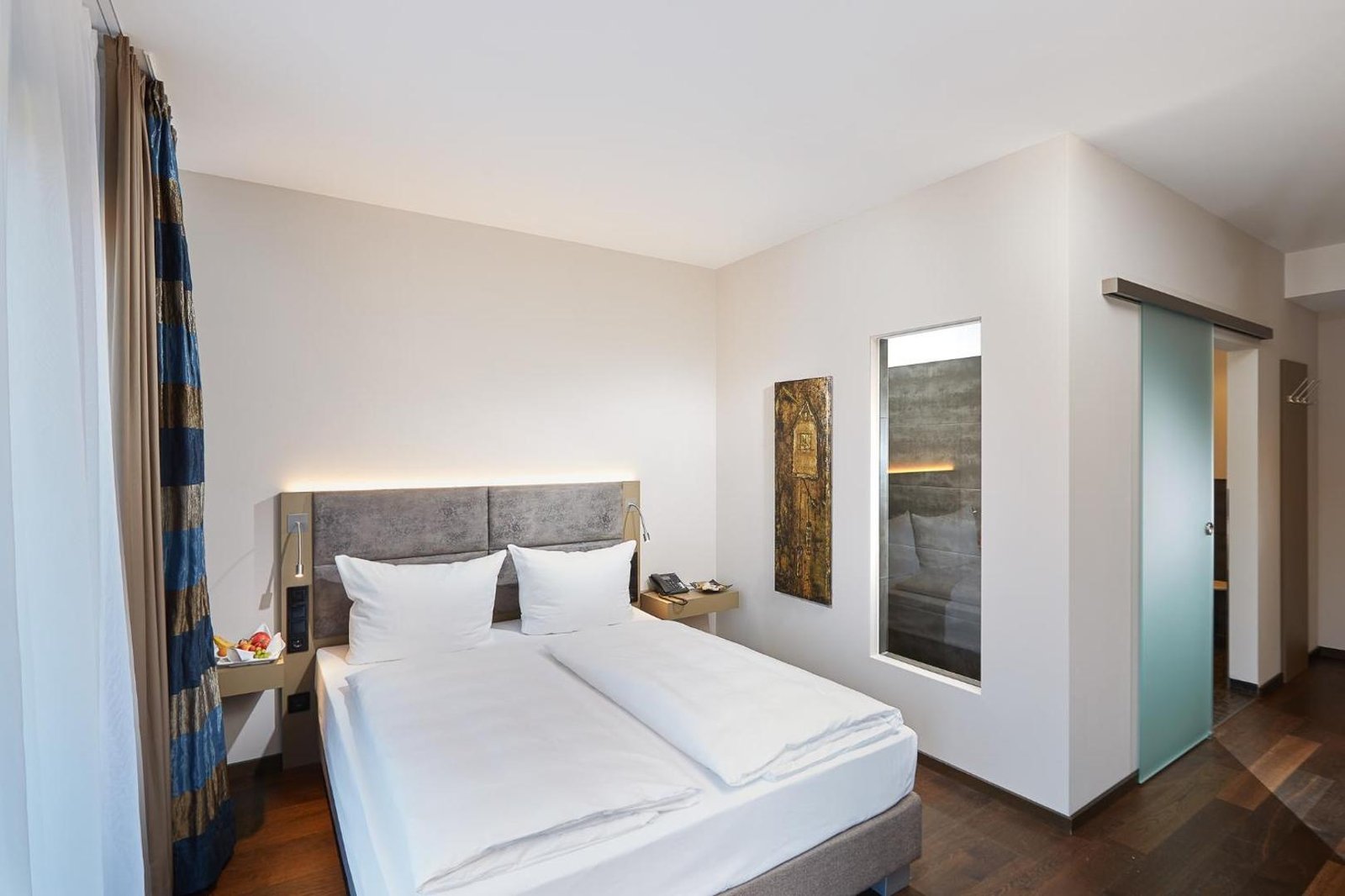 Schloss Reinach, rooms