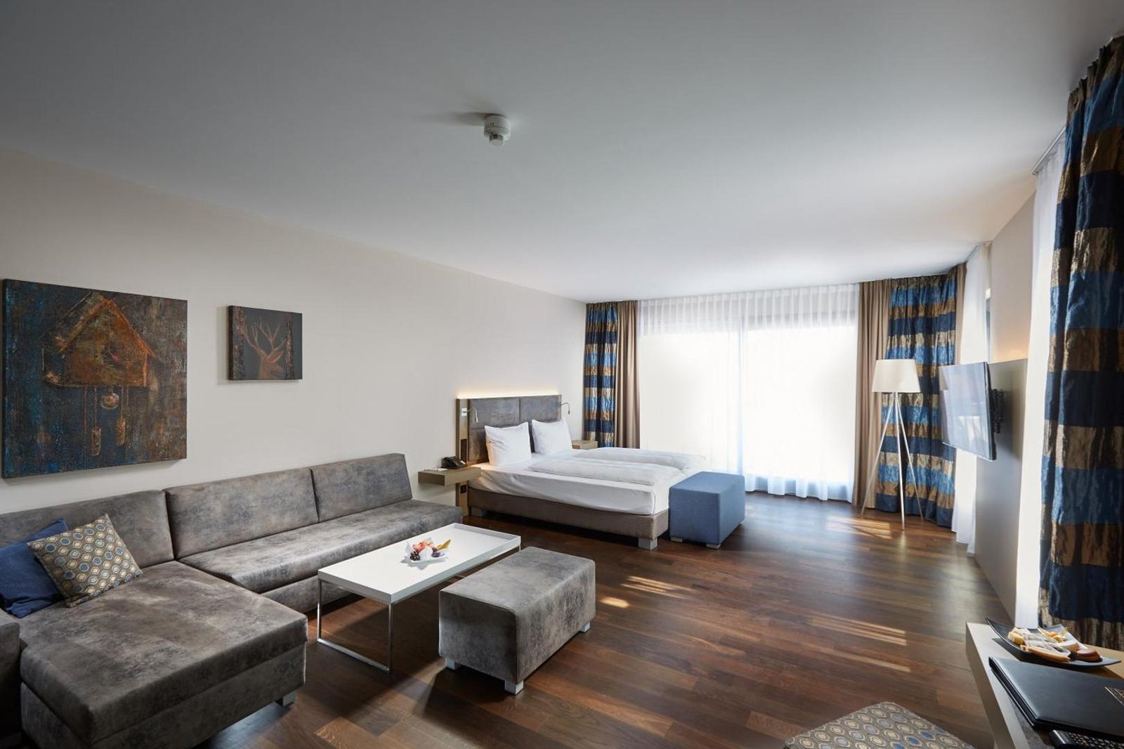 Schloss Reinach, rooms