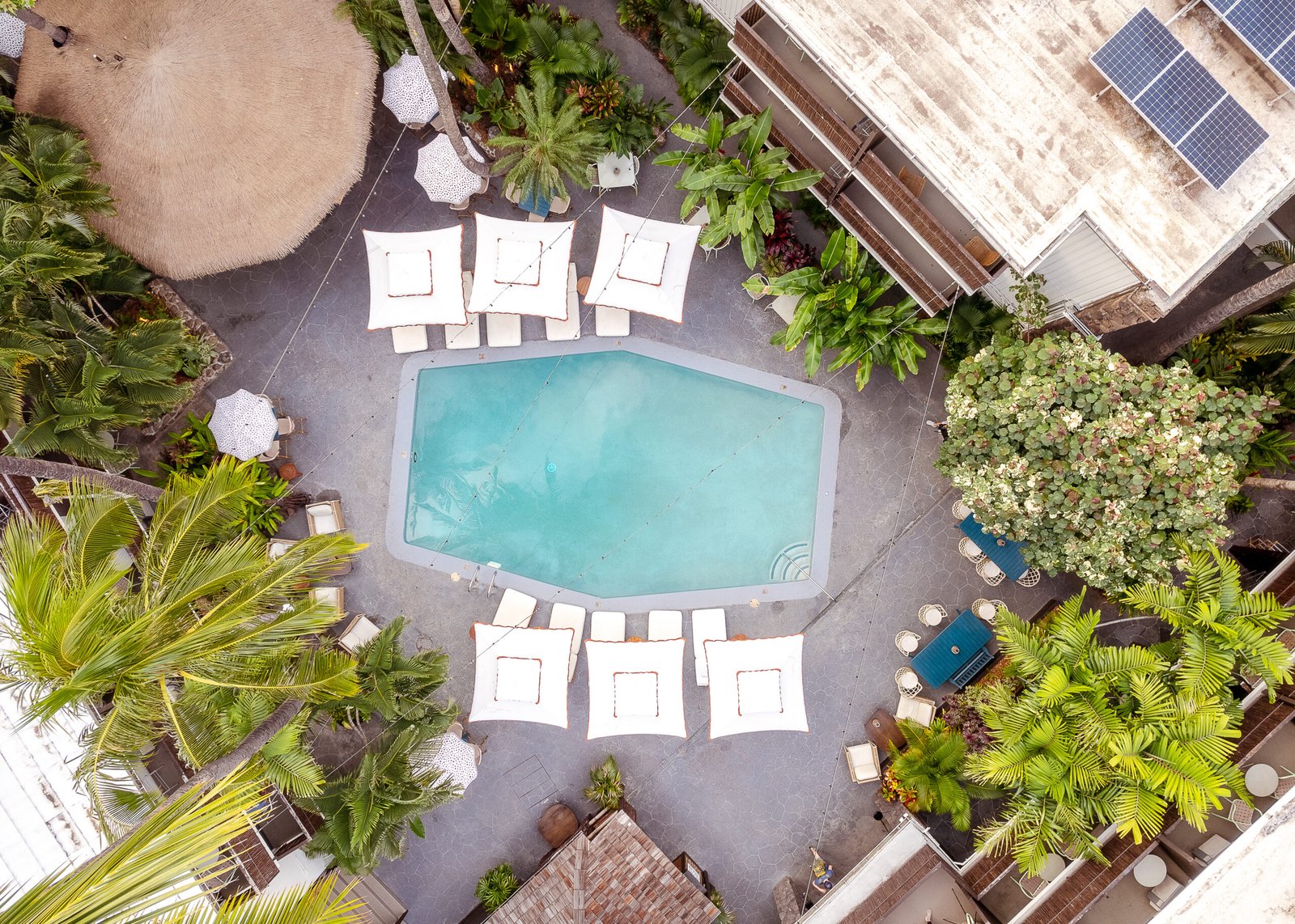 White Sands Hotel