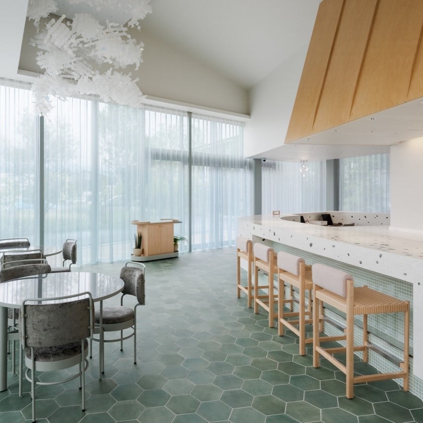 Itomachi Hotel 0, reception cafe