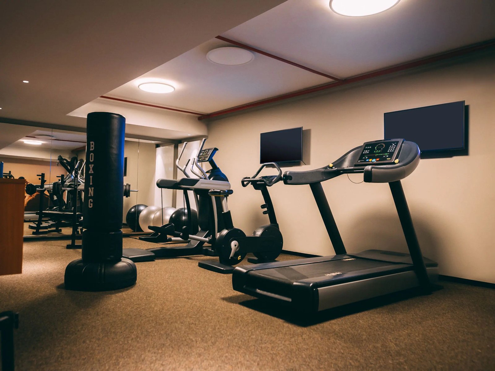 Me and All Hotel Dusseldorf, by Hyatt, the gym