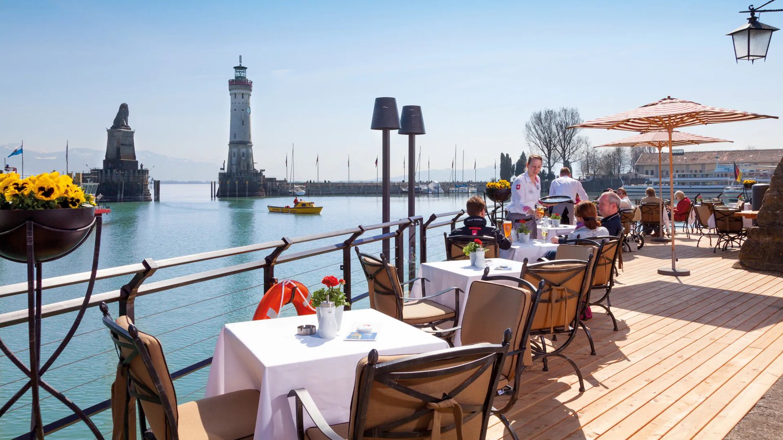 YachtHotel Helvetia, at the table