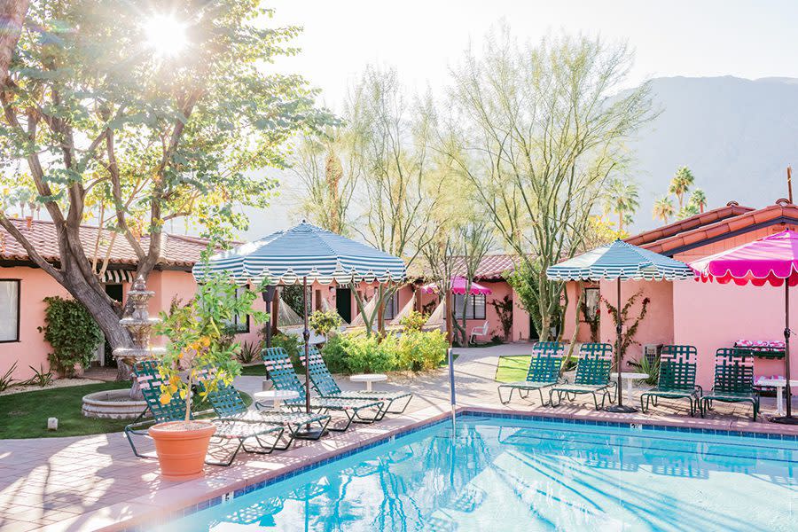 Les Cactus, the pool