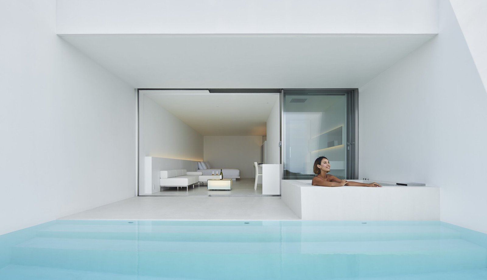 ALMIS NAKIJIN, the pool