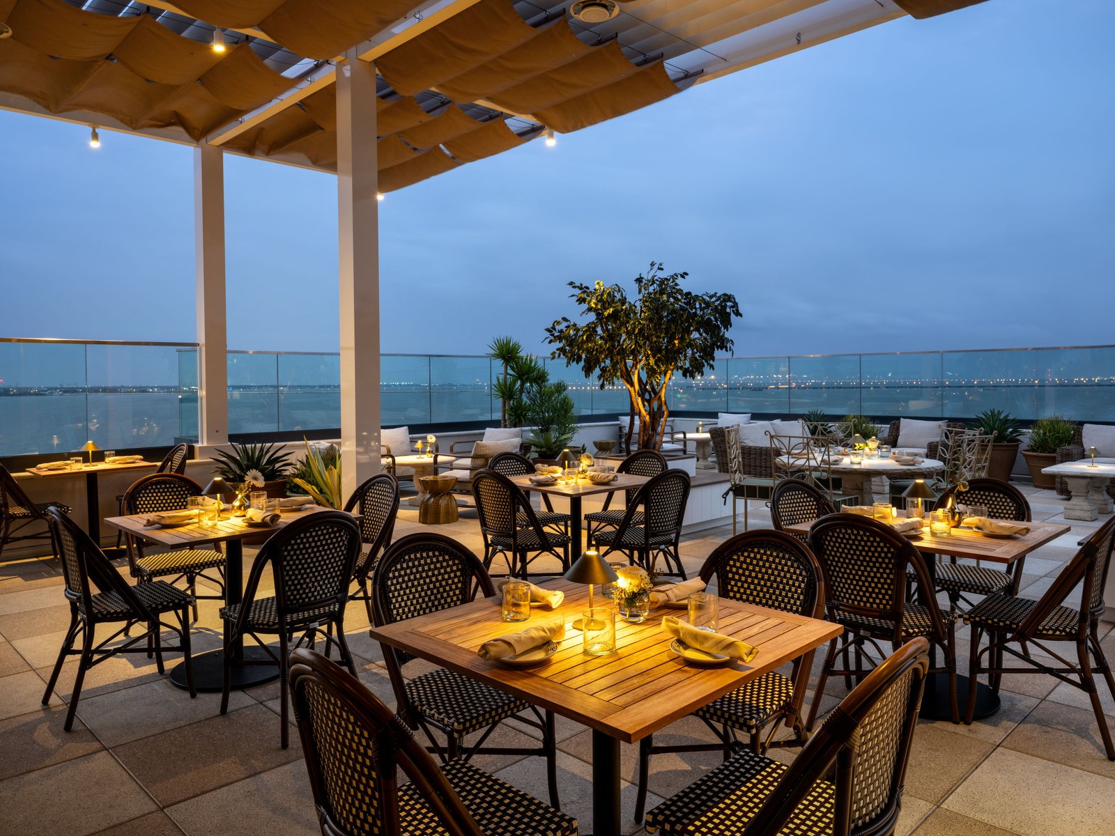The CURRENT Hotel, Autograph Collection, casa cami