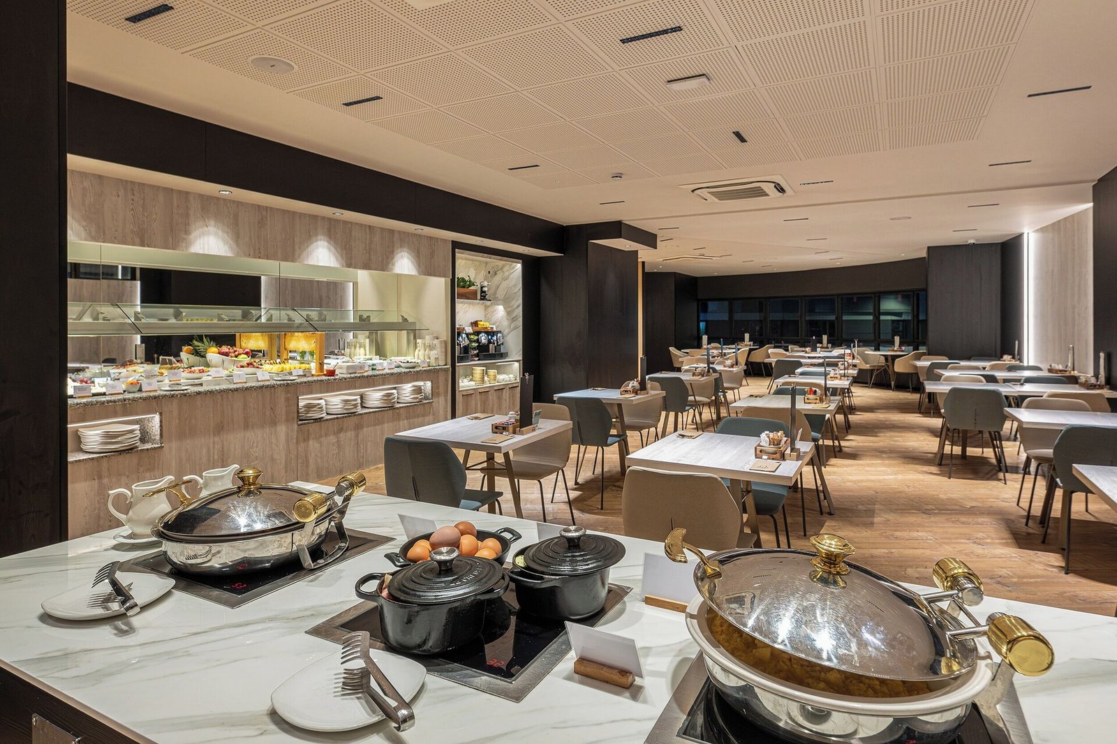Grand Plaza Hotel & Wellness, at the table