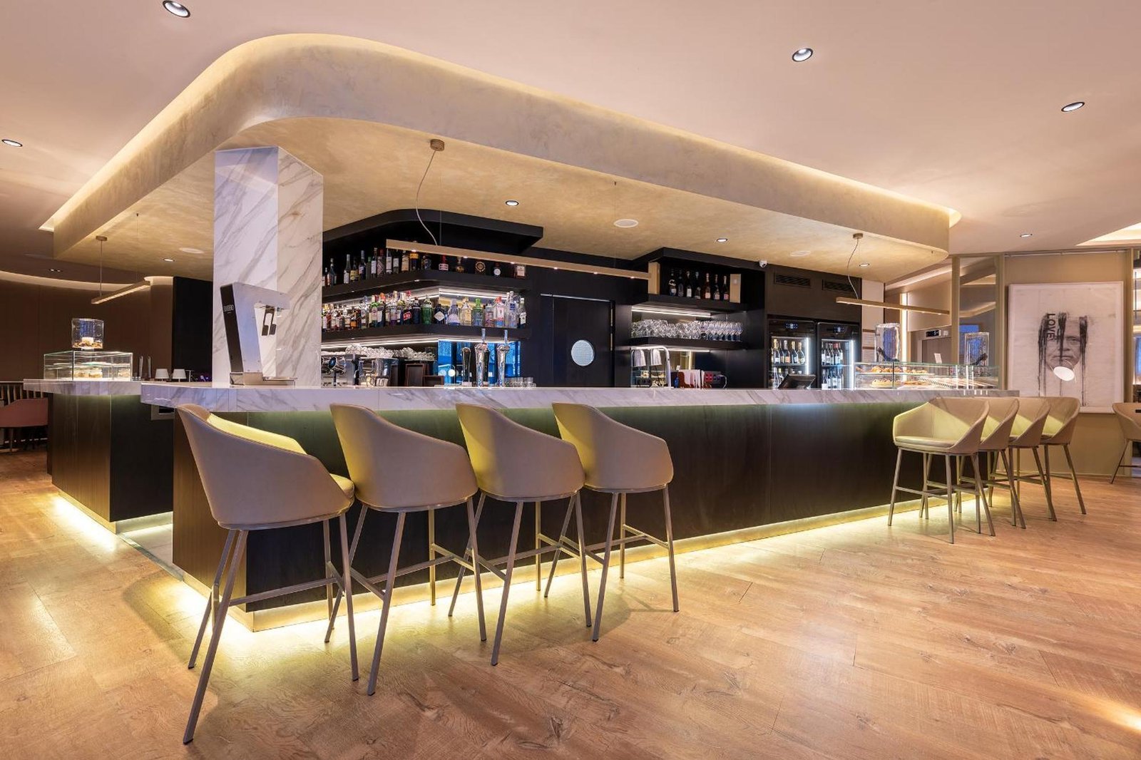 Grand Plaza Hotel & Wellness, instants bar