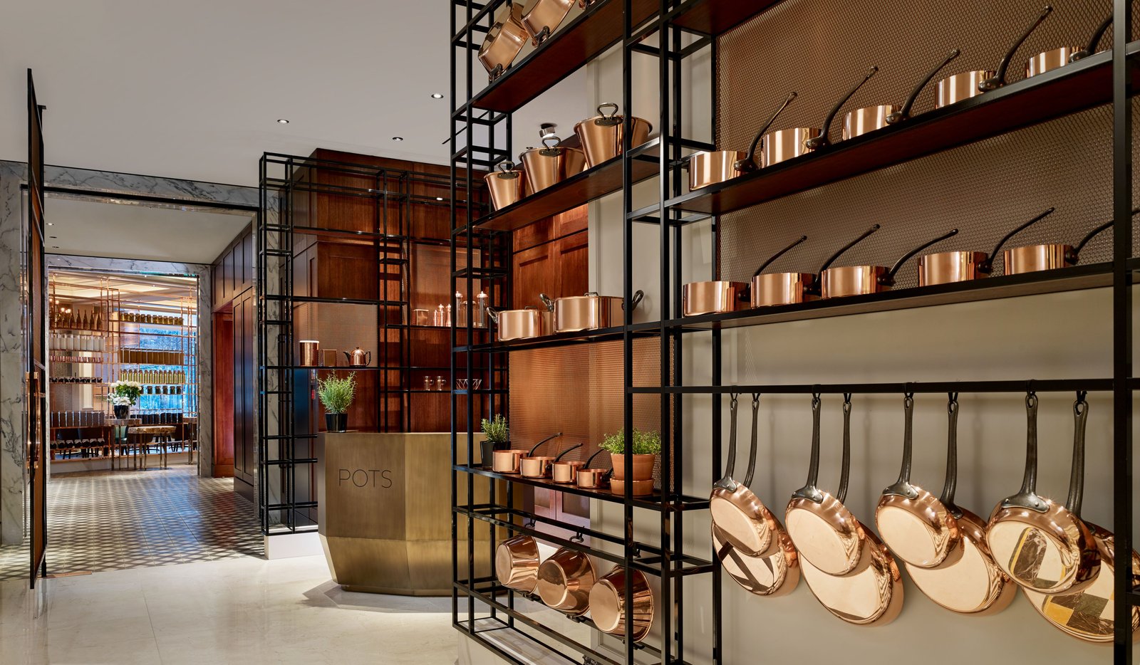 The Ritz-Carlton Berlin, pots