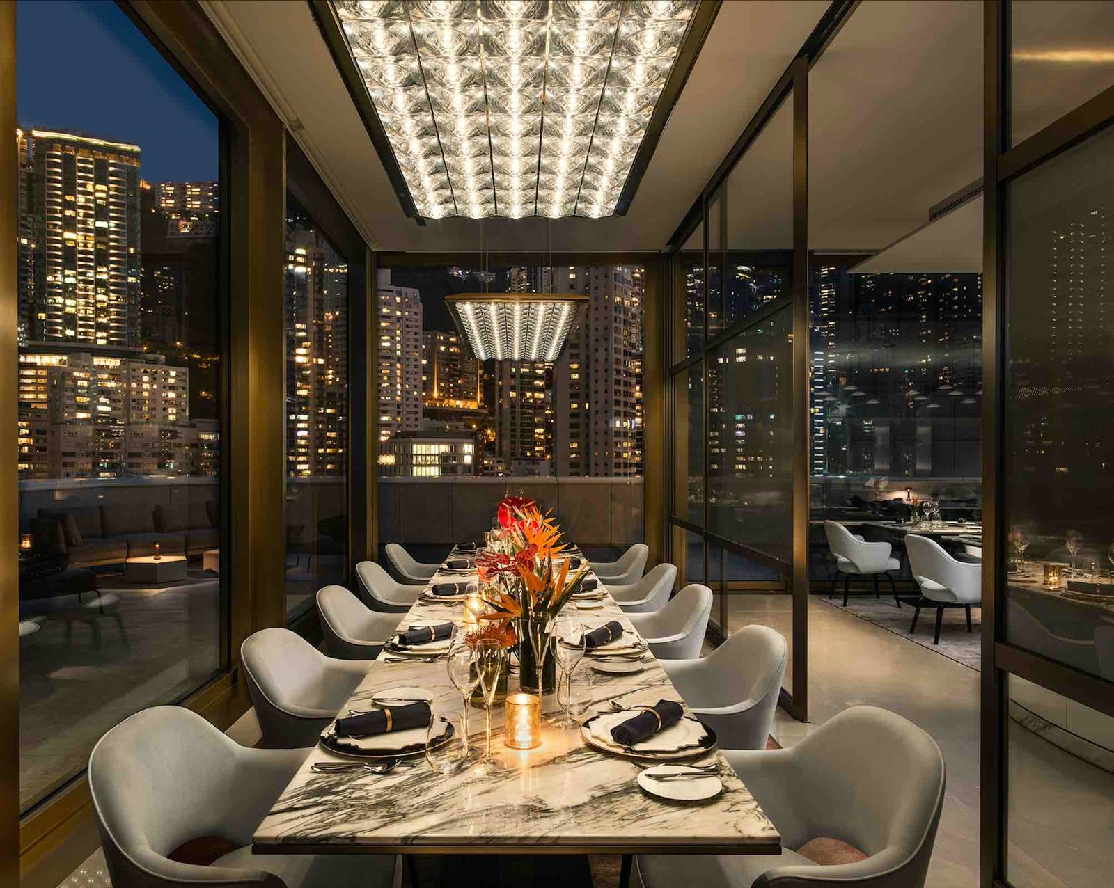 The Murray, Hong Kong, popinjays