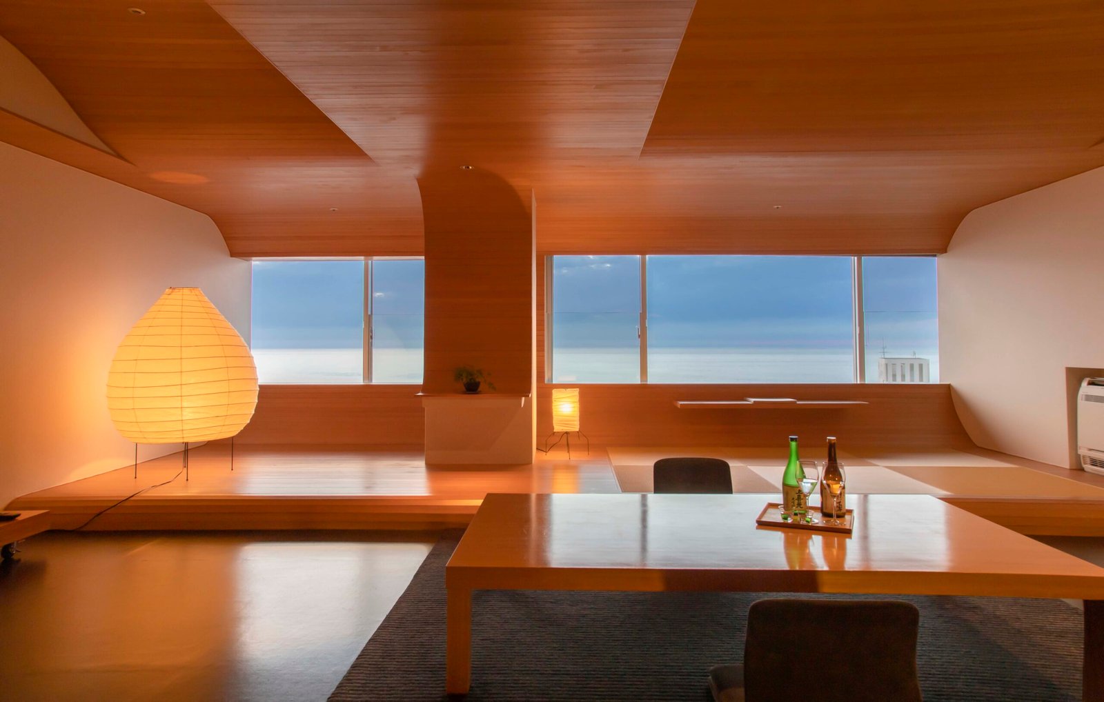 Kameya Hotel, at the table