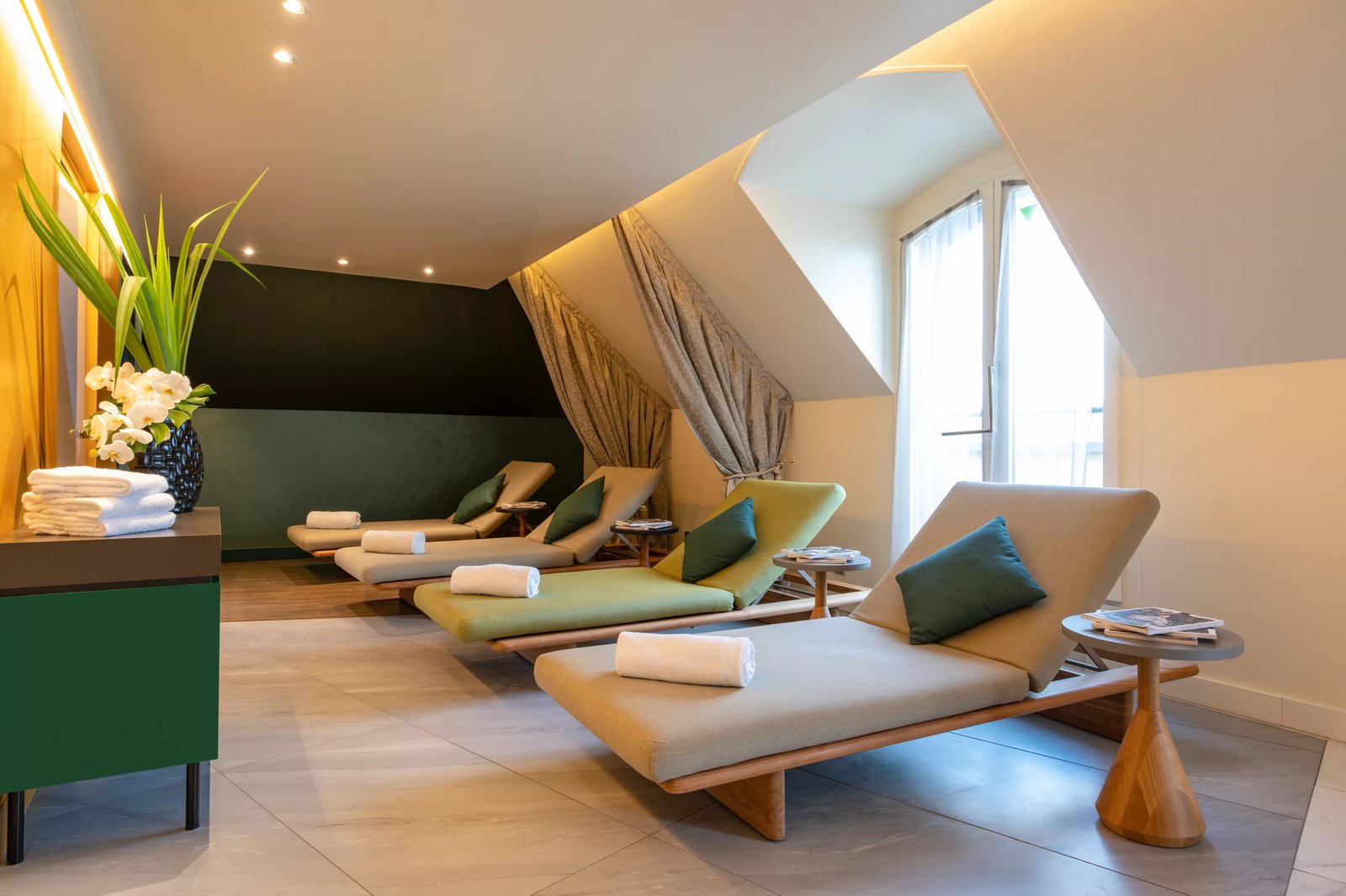 Le Louis Versailles Château - MGallery Collection, gym and relaxation room