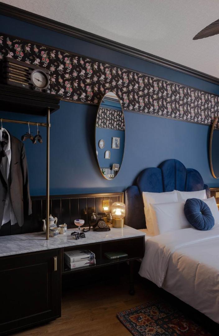 Craves, rooms