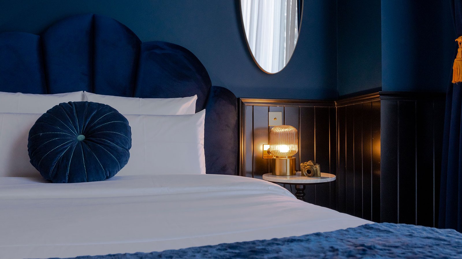 Craves, rooms