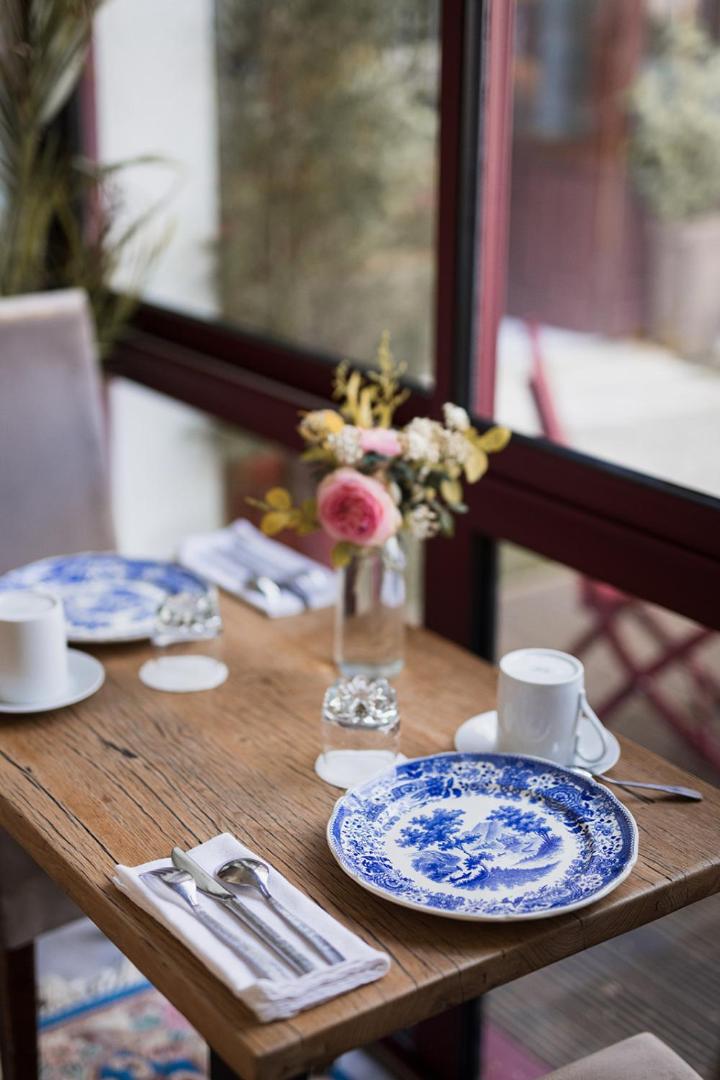 Au Charme Rabelaisien Amboise, at the table