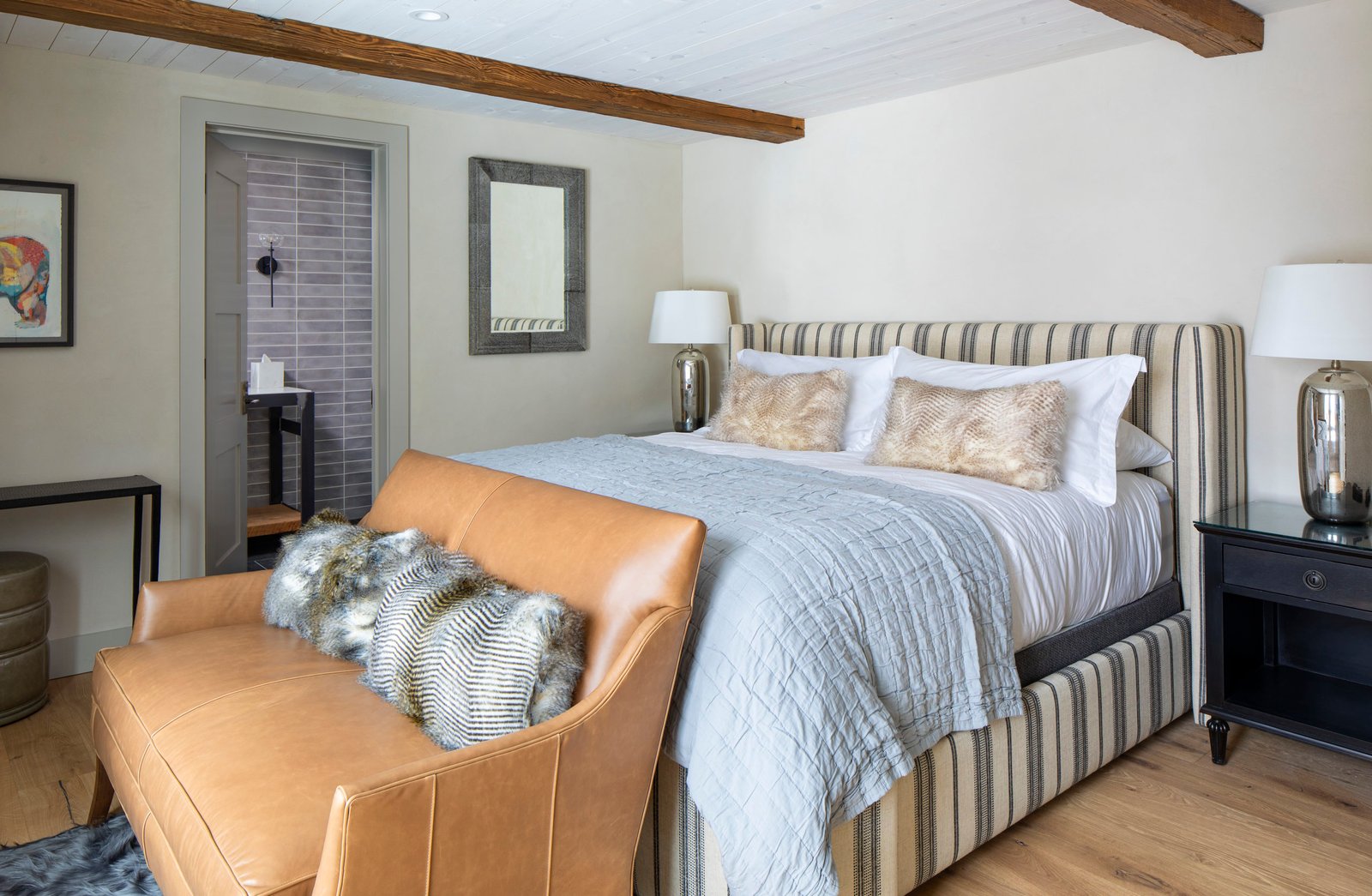 Vaquera House, rooms