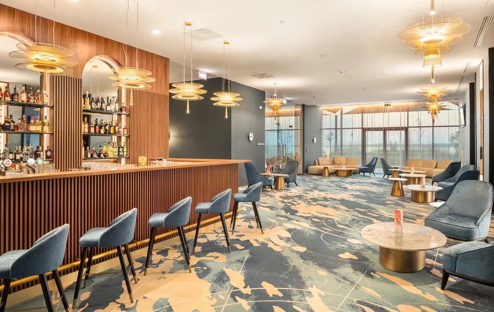 Sirius Hotel, at the table