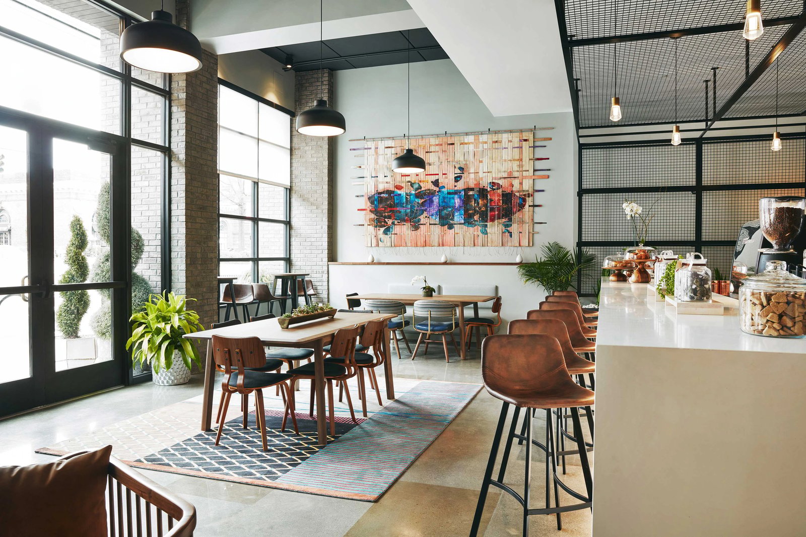Kinley Chattanooga Southside, a Tribute Portfolio Hotel, at the table