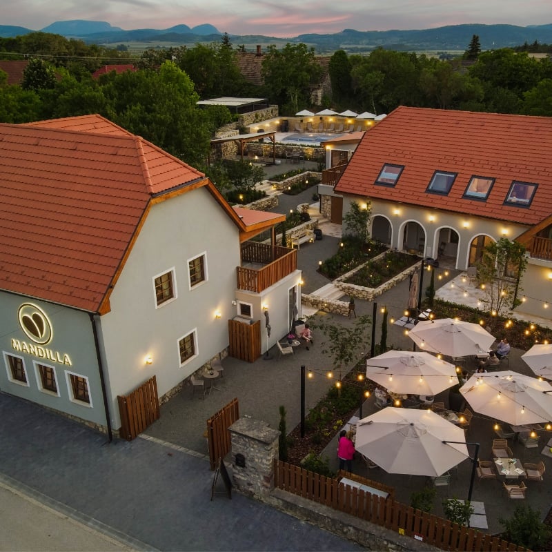 Mandilla**** Hotel és Étterem, how it began