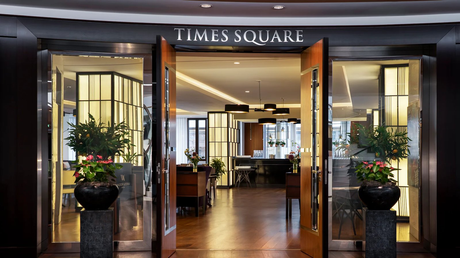 Waldorf Astoria Berlin, times square