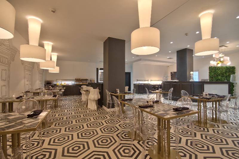 HOLM Boutique & Spa, at the table
