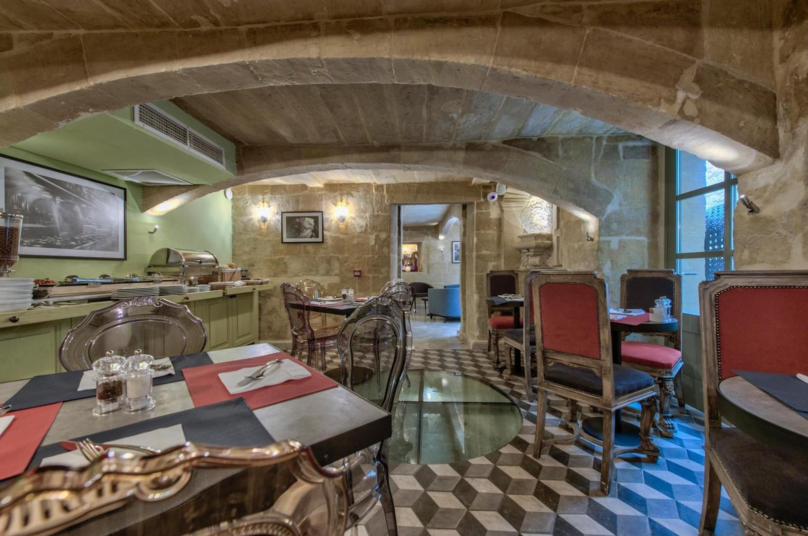 Palazzo Consiglia, at the table
