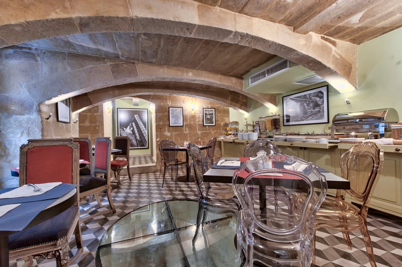 Palazzo Consiglia, at the table