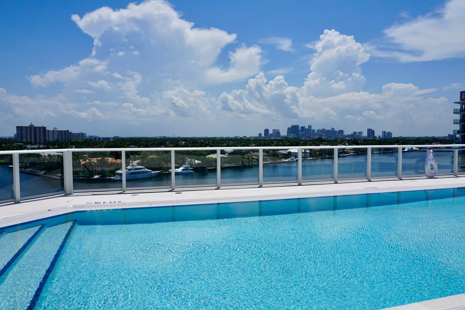 Kimpton Shorebreak Fort Lauderdale, the pool