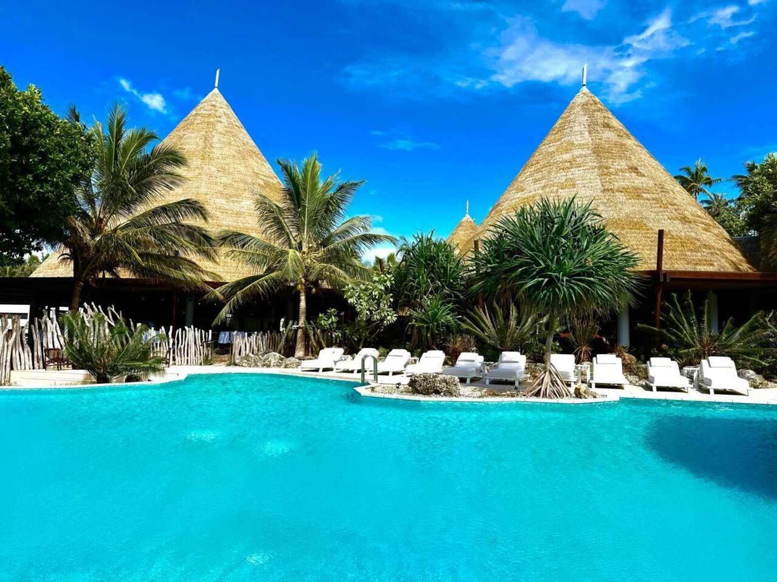 Wadra Bay Hôtel, Lifou, the pool