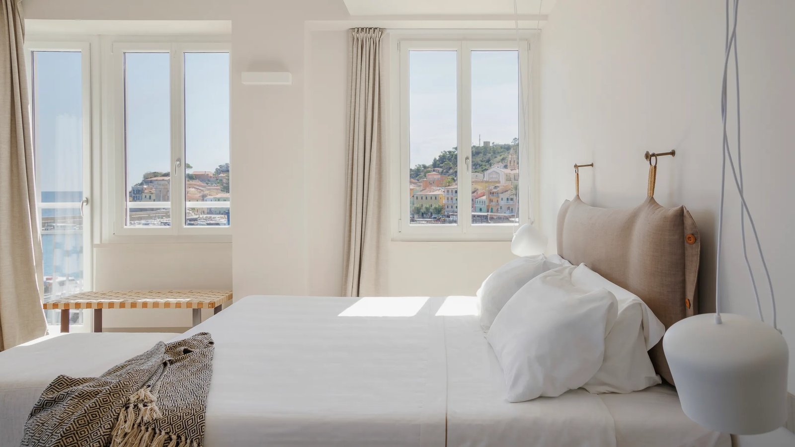 La Guardia Hotel, rooms