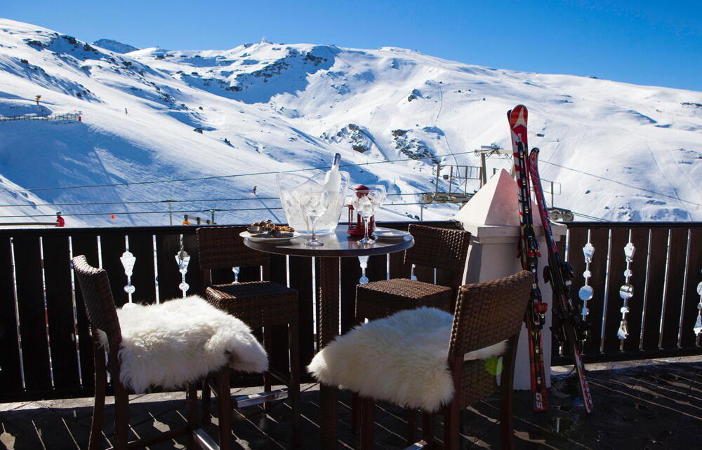 Hotel Vincci Selección Rumaykiyya, at the table