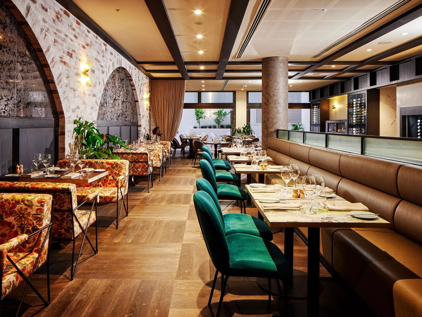 The Alva Hotel Brisbane, Vignette Collection by IHG, at the table