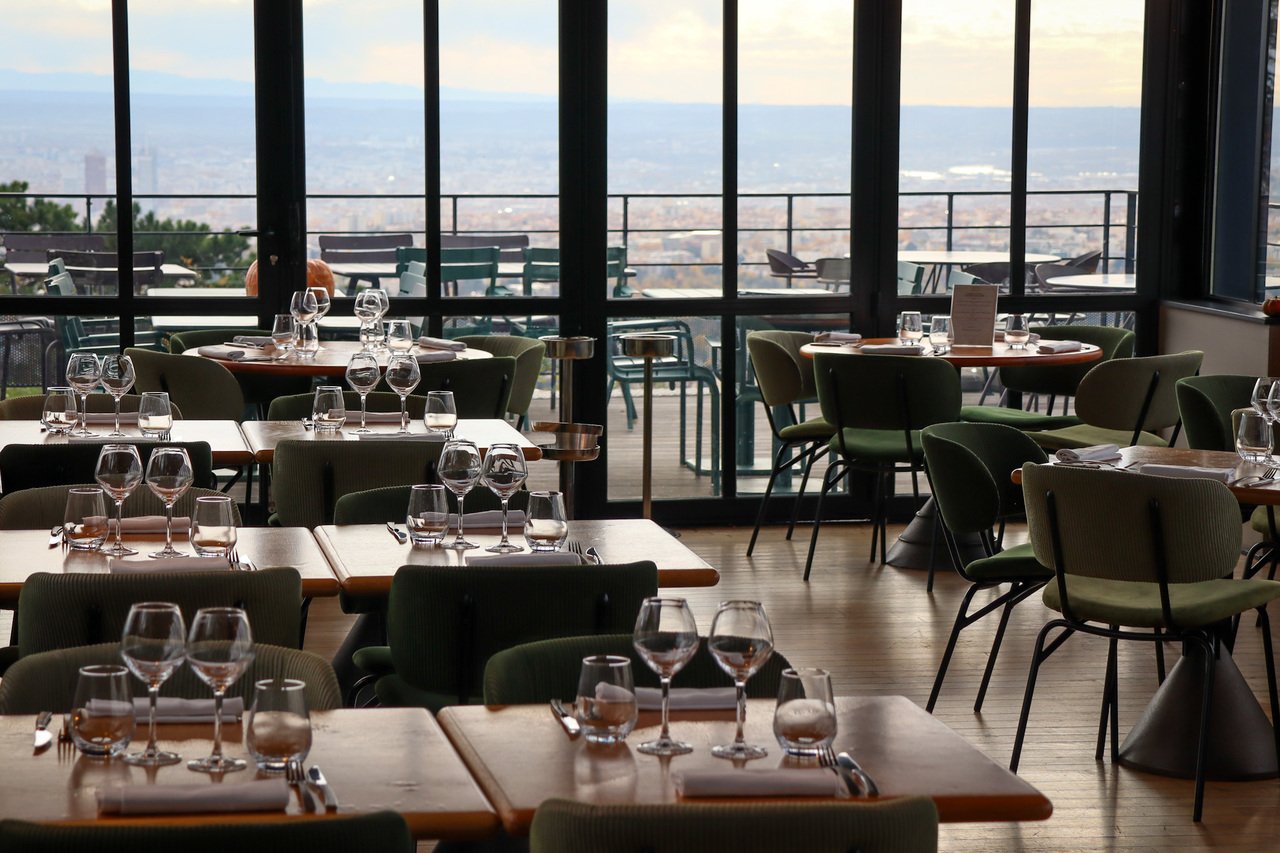 L'ermitage Hotel, cuisine-à-manger