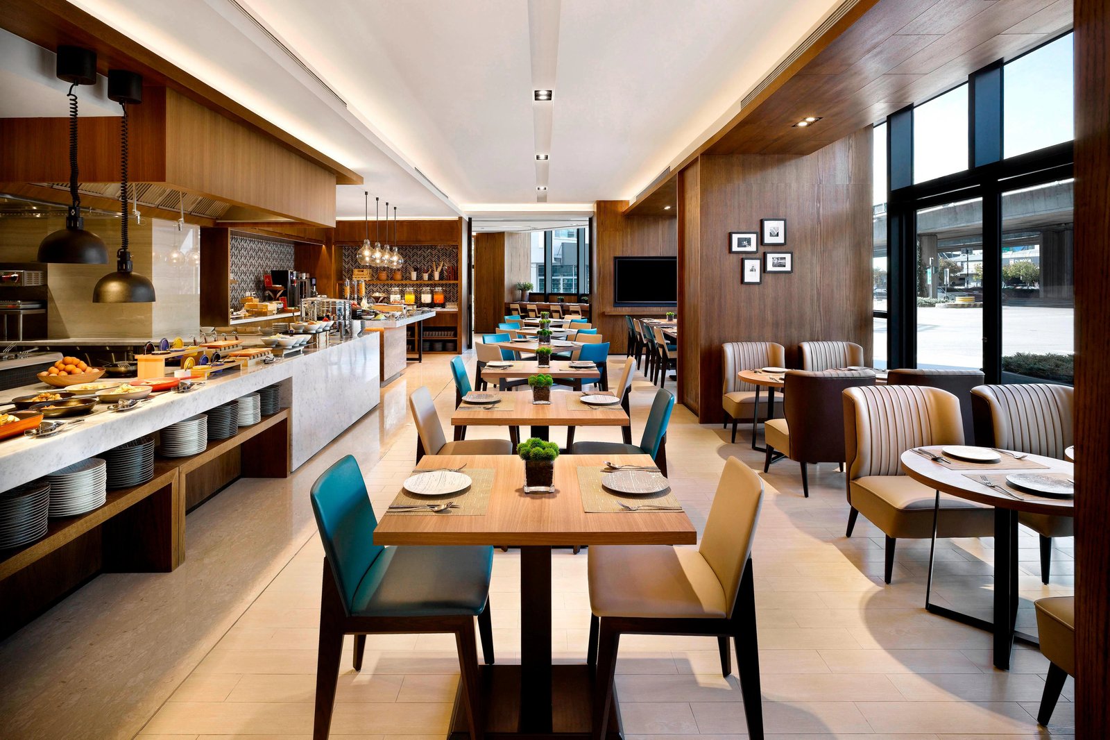 Fairfield by Marriott Taichung, at the table