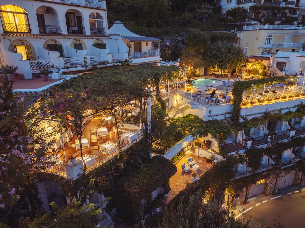 Hotel Poseidon, how it began