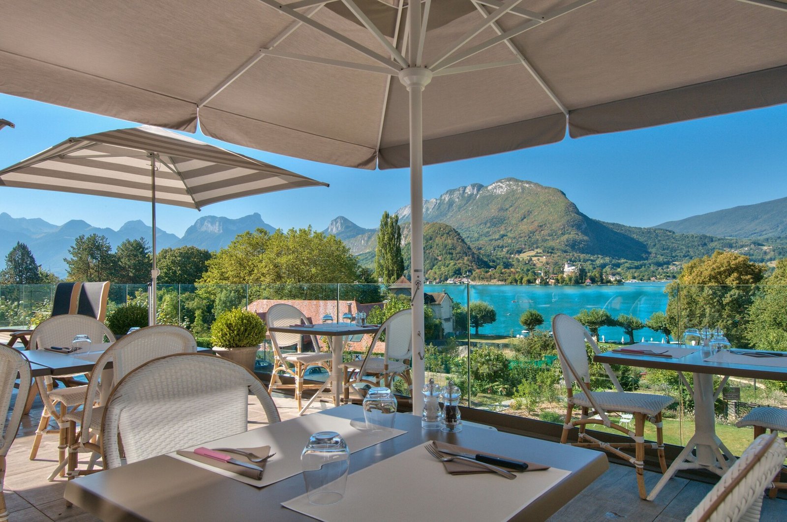 Hôtel Beau Site Talloires, la table du b.