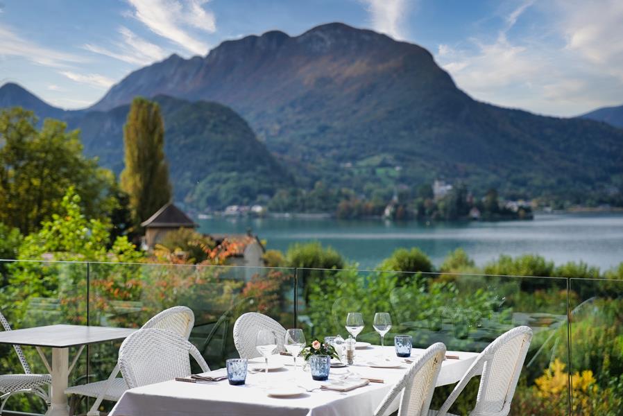 Hôtel Beau Site Talloires, la table du b.