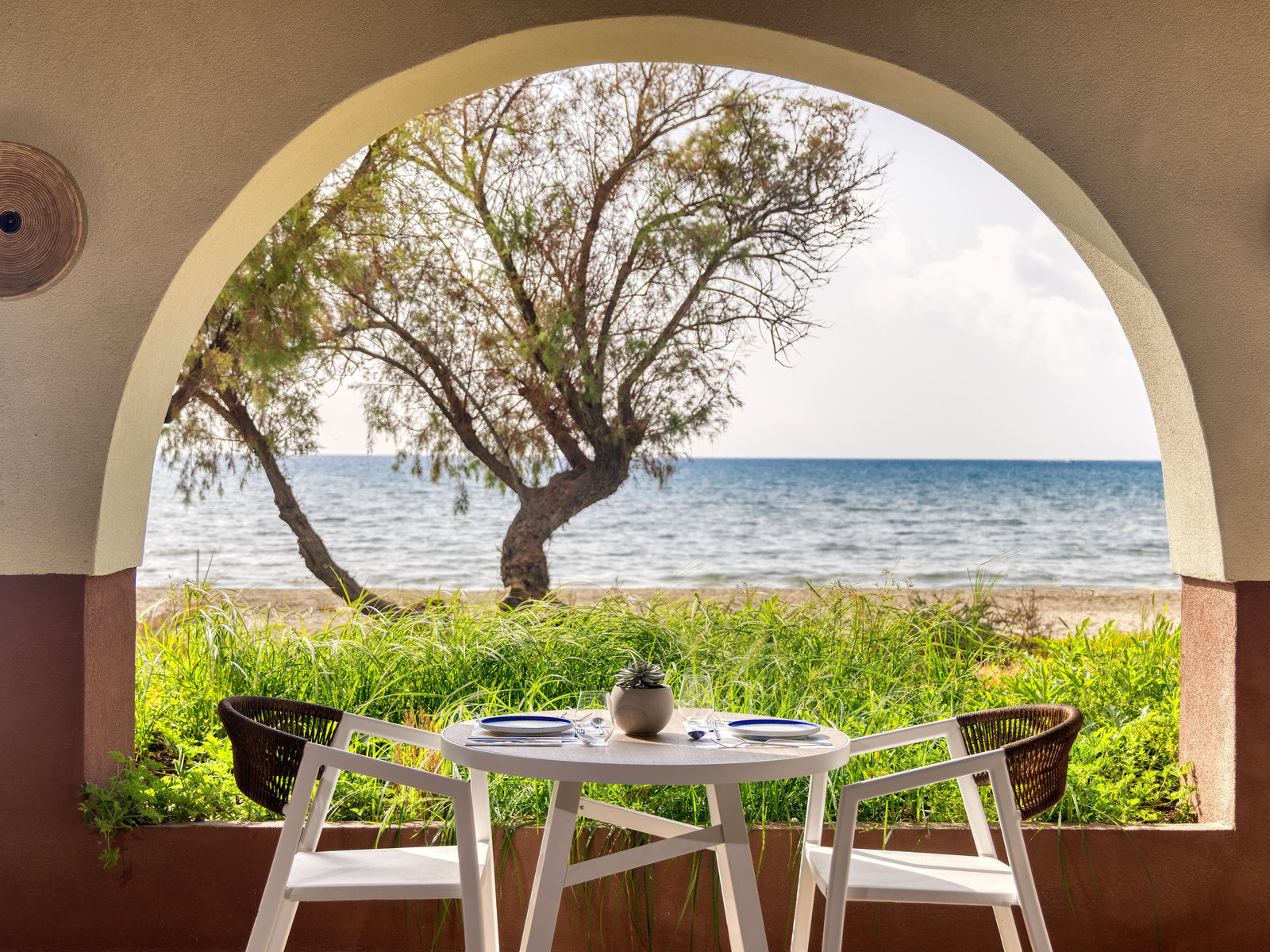 Domes Aulus Zante, Autograph Collection, at the table