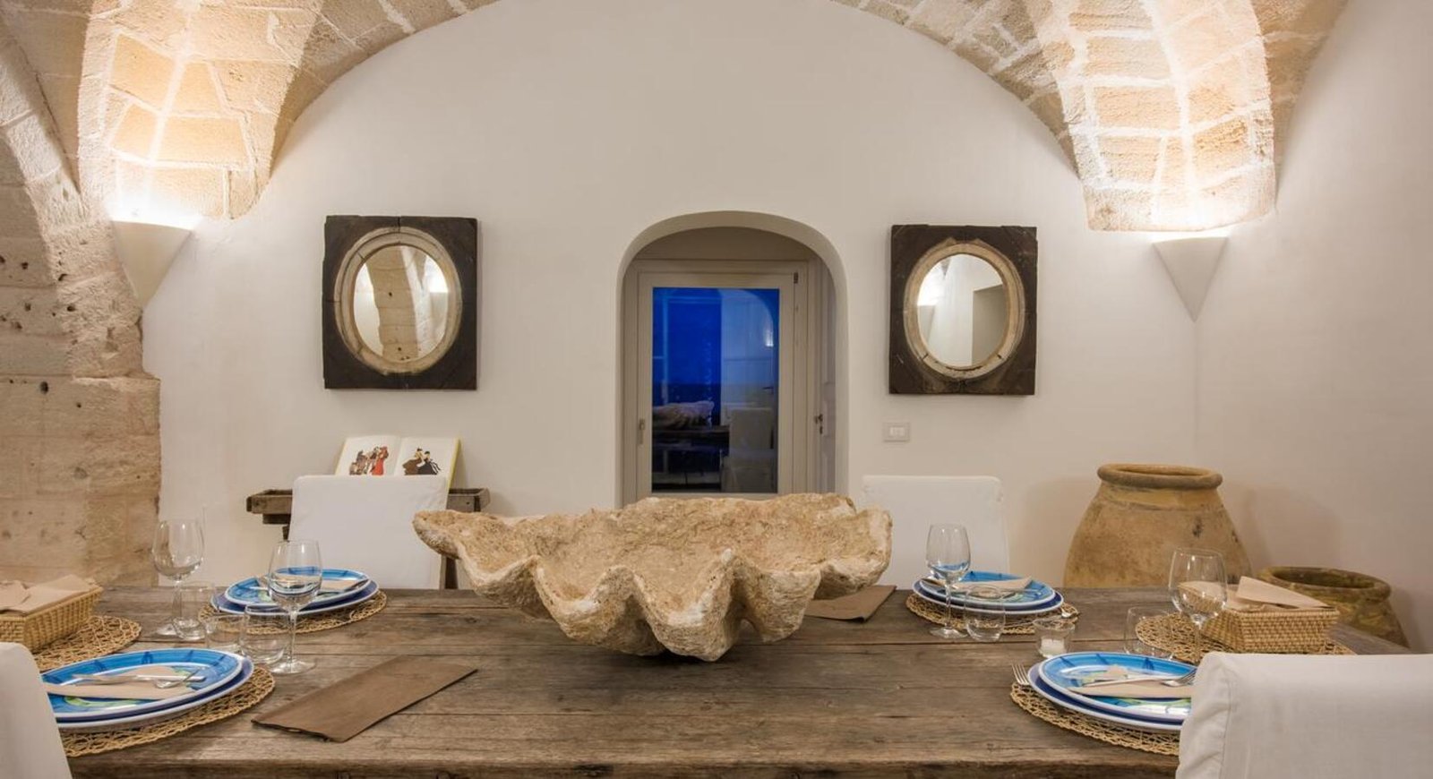 Dimora Cala del Pozzo, at the table